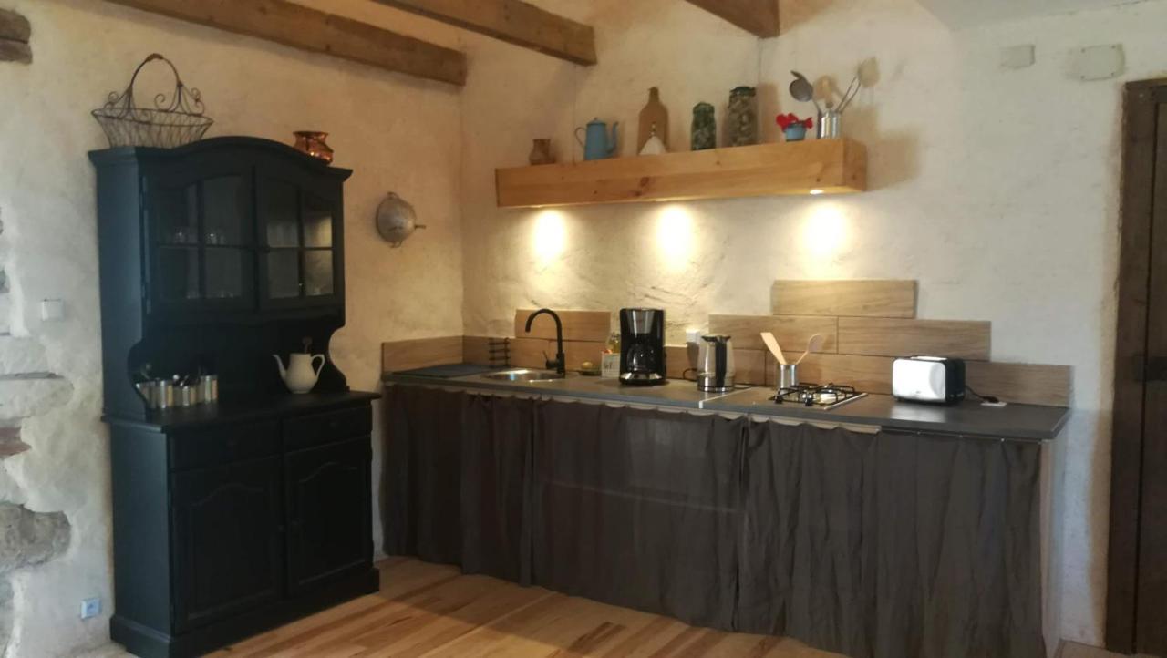 Un Nid Pour La Nuit, Chambres D'Hotes Saint-Géry Esterno foto
