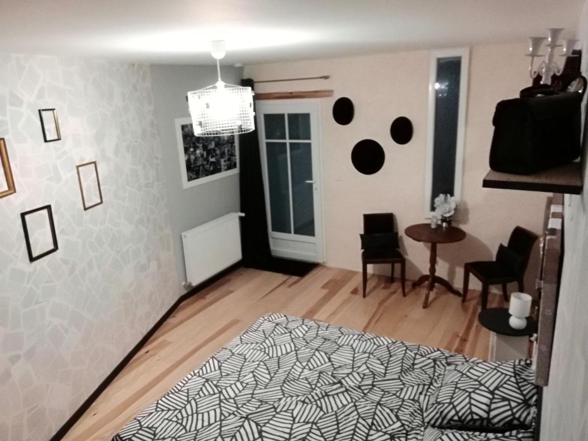 Un Nid Pour La Nuit, Chambres D'Hotes Saint-Géry Esterno foto